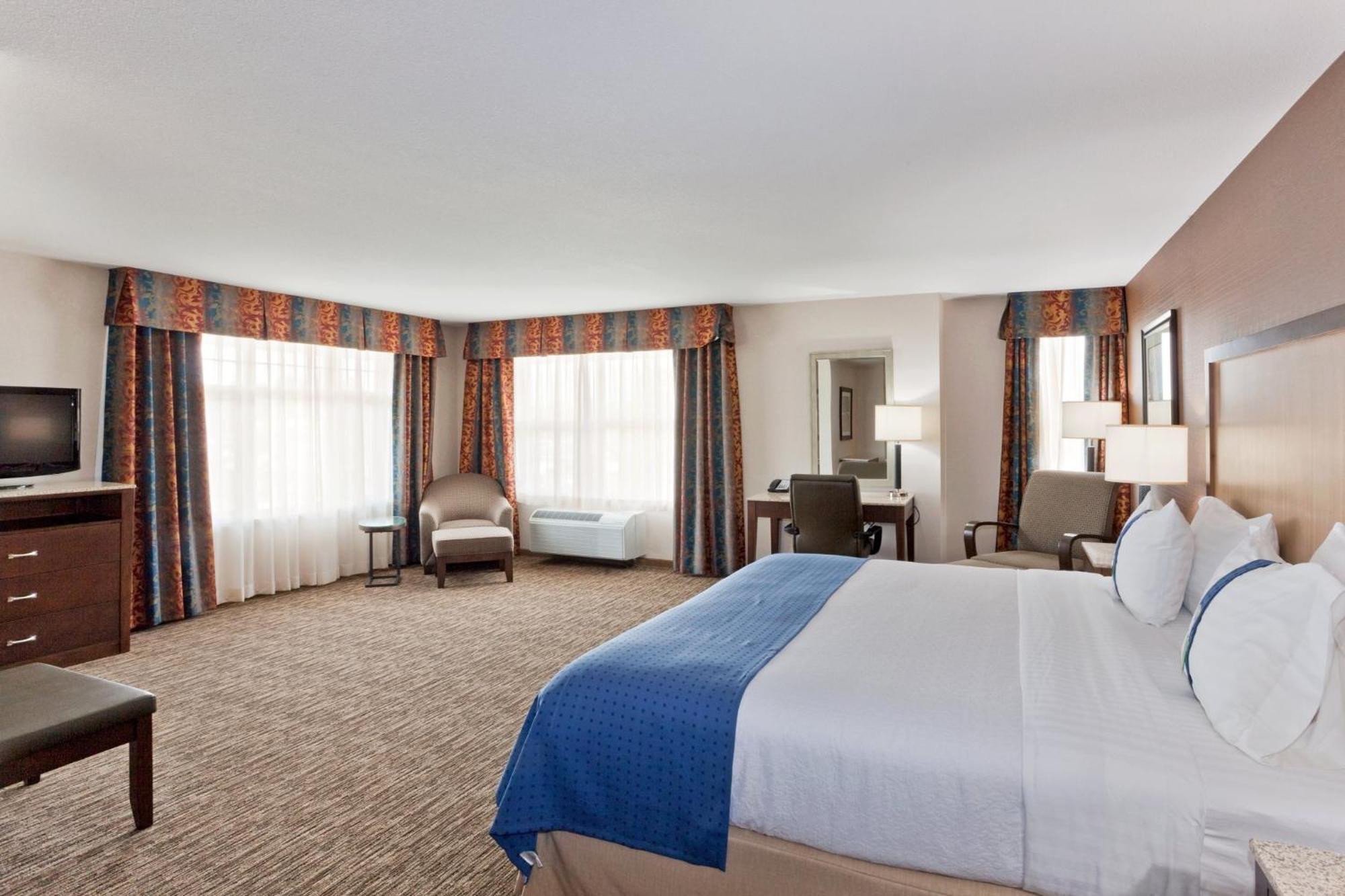 Holiday Inn Hotel & Suites Surrey East - Cloverdale By Ihg Exterior photo